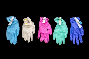 Nitril handschoenen bestaan in allerlei kleuren. Foto: Pixabay