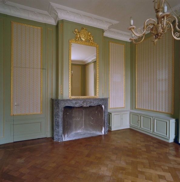 Huis Keyenberg: interieur, schouw met spiegel in bovenstuk. Rijksdienst voor het Cultureel Erfgoed via Wikimedia Commons, CC BY-SA 4.0