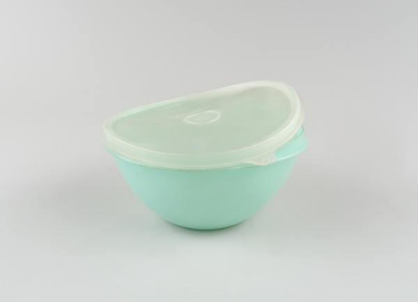 Tupperware, Wonder bowl, 1956-1961, polyethyleen. Foto: © Design Museum Gent