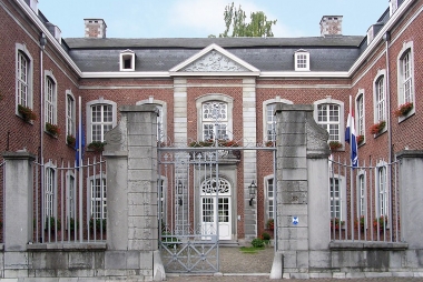 Huis Grand Ry in Eupen, zetel van de Duitstalige Gemeenschap. Promeneuse7 via Wikimedia Commons, CC BY-SA 3.0