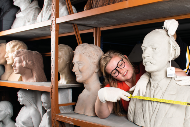 Studenten aan de slag bij handwerkproject