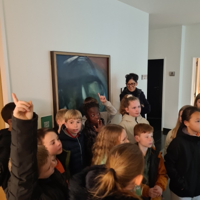 Vierde leerjaar VBS Het Kwikstaartje uit Lede bezoekt expo Kunst op voorschrift (c) Erfgoedcel Denderland