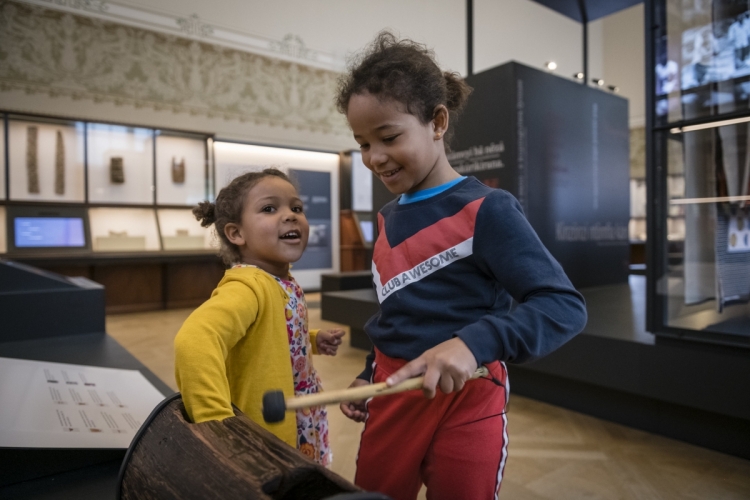 Kinderen in het Africamuseum Tervuren. Visit Flanders via Flickr.com, CC BY-NC-ND 2.0