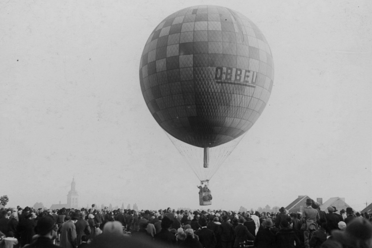 Ballonvaart nabij de Parkabdij in Leuven (c) Stadsarchief Leuven