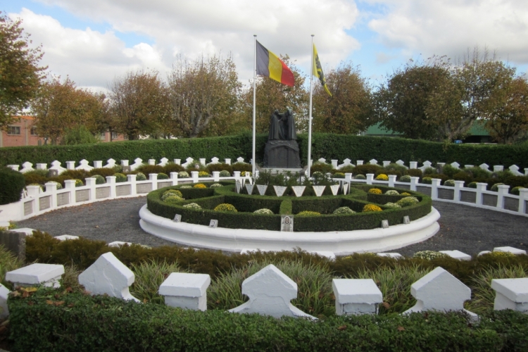 reperk met soldatengraven op de Stedelijke begraafplaats van Blankenberge