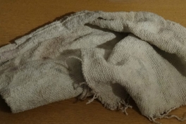 Warmtebestendig asbesttextiel. Foto: LukaszKatlewa via Wikimedia Commons, CC BY 3.0