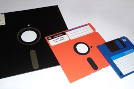 Floppy disks. George Chernilevsky via Wikimedia Commons, publiek domein